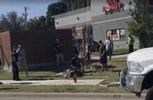 Συντριβή αεροσκάφους σε σπίτια στο Τέξας - Το αλεξίπτωτο που χρησιμοποίησε ο ένας από τους δύο πιλότους