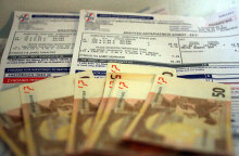 Λογαριασμοί ρεύματος (ΦΩΤΟ ΑΡΧΕΙΟΥ) - Δικαιούχοι υποβάλλουν αίτηση για το Κοινωνικό Οικιακό Τιμολόγιο, μπαίνοντας στην ιστοσελίδα της ΗΔΙΚΑ με τους κωδικούς Taxisnet