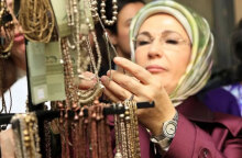 Η Εμινέ Ερντογάν με το ρολόι «Happy Diamonds» του luxury οίκου Chopard, αξίας 30.000 ευρώ στη Νέα Υόρκη