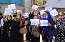 Αφγανιστάν: Διαδήλωση γυναικών στην Καμπούλ © EPA/STRINGER