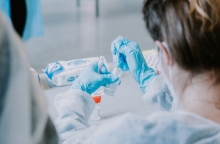 Eli Lilly: Συμφωνία Κοινής Προμήθειας με την Ευρωπαϊκή Επιτροπή για δόσεις των αντισωμάτων μπαμλανιβιμάμπης και ετεσεβιμάμπης για τη θεραπεία της νόσου COVID-19