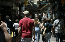 Πολίτες στο κέντρο της Αθήνας (ΦΩΤΟ ΑΡΧΕΙΟΥ) - Νέα κρούσματα από τη μετάλλαξη Δέλτα εντοπίστηκαν στην Ελλάδα