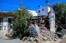 Κατεστραμμένο κτίριο στο Αρκαλοχώρι μετά τον ισχυρό σεισμό στο Ηράκλειο Κρήτης