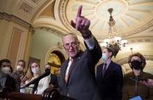 O επικεφαλής των Δημοκρατικών στη Γερουσία Τσακ Σούμερ