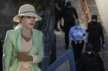 Η Ιωάννα Παλιοσπύρου και η 37χρονη κατηγορούμενη στη δίκη για την επίθεση με βιτριόλι