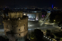 O Λευκός Πύργος και το Κεντρικό Θέατρο Βορείου Ελλάδος (ΦΩΤΟ ΑΡΧΕΙΟΥ) - Σε μίνι lockdown η Θεσσαλονίκη με την απαγόρευση κυκλοφορίας να ξεκινά στη 01.00