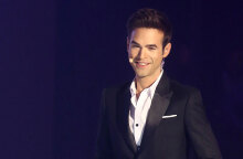 Μένιος Φουρθιώτης (ΦΩΤΟ ΑΡΧΕΙΟΥ) - Ο παρουσιαστής νοσηλεύεται στο νοσοκομείο ΚΑΤ με τραύματα