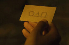 Squid Game: Η κάρτα με τα γεωμετρικά σύμβολα έχει έναν αριθμό τηλεφώνου, ο οποίος τελικά είναι αληθινός