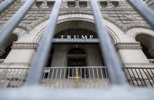 To ξενοδοχείο Trump στην Ουάσινγκτον το οποίο φέρεται να λάμβανε πληρωμές από ξένες κυβερνήσεις 