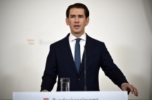 Σεμπάστιαν Κουρτς: Την παραίτησή του ανακοίνωσε το Σάββατο ο Αυστριακός καγκελάριος, ο οποίος είχε τεθεί υπό έρευνα για εγκλήματα διαφθοράς.