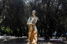 Κώστας Μπακογιάννης: Πώς σχολίασε το άγαλμα της Μαρία Κάλλας