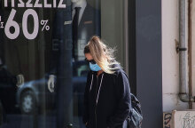 Κοπέλα με μάσκα για τον κορωνοϊό στη Λάρισα (ΦΩΤΟ ΑΡΧΕΙΟΥ) - Πάνω από το 1% ο δείκτης θετικότητας στο νομό