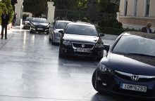 Δακτύλιος 2021: Περικοπές αδειών σε βουλευτές και κόμματα