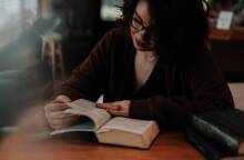 Βιβλιοπαρουσιάσεις: Ξεφυλλίζουμε 5 βιβλία ψυχολογίας και επιστήμης και προτείνουμε ιδέες και τίτλους.