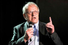 Άκης Τσελέντης