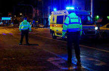 Ασθενοφόρο του ΕΚΑΒ και αστυνομικοί - Εργάτης στον Πειραιά σκοτώθηκε σε εργατικό δυστύχημα (ΦΩΤΟ ΑΡΧΕΙΟΥ)