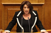 Η Τόνια Αντωνίου στη Βουλή μετά τον θάνατο της Φώφης Γεννηματά