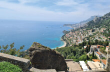 Η θέα από το κάστρο στο Roquebrune-Cap-Martin, στο βάθος φαίνεται το Μονακό