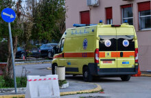 Ασθενοφόρο ΕΚΑΒ (ΦΩΤΟ ΑΡΧΕΙΟΥ) - Νεκρός 18χρονος που οδηγούσε «γουρούνα» στη Θεσσαλονίκη