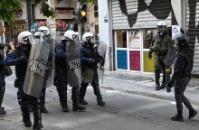 ΧΗΜΙΚΑ ΚΑΙ ΠΡΟΣΑΓΩΓΕΣ ΑΠΟ ΤΗΝ ΑΣΤΥΝΟΜΙΑ ΣΤΑ ΕΞΑΡΧΕΙΑ ΚΑΤΑ ΤΗΝ ΑΠΟΧΩΡΗΣΗ ΤΗΣ ΣΥΓΚΕΝΤΡΩΣΗΣ ΕΝΑΝΤΙΑ ΣΤΗΝ ΥΠΟΧΡΕΩΤΙΚΗ ΛΗΨΗ DNA ΣΤΑ ΠΑΝΕΠΙΣΤΗΜΙΑ