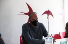 Ο Βαρουφάκης καταγγέλλει τον Ζούκερμπεργκ για το META