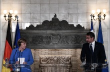 ΣΥΝΑΝΤΗΣΗ ΤΟΥ ΠΡΩΘΥΠΟΥΡΓΟΥ ΚΥΡ. ΜΗΤΣΟΤΑΚΗ ΜΕ ΤΗΝ ΚΑΓΚΕΛΑΡΙΟ ΤΗΣ ΓΕΡΜΑΝΙΑΣ Α. ΜΕΡΚΕΛ (ΤΑΤΙΑΝΑ ΜΠΟΛΑΡΗ/EUROKINISSI)
