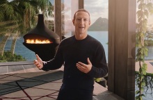 Meta: Ο Μαρκ Ζούκερμπεργκ ποζάρει με το νέο λογότυπο