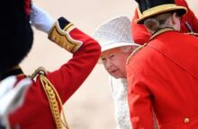 Η Βασίλισσα Ελισάβετ είναι «καλά» σύμφωνα με τον Μπόρις Τζόνσον