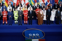 G20: Φόρος τιμής στους γιατρούς και το νοσηλευτικό προσωπικό