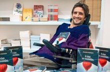 Ο Δημήτρης Αντώνιου κυκλοφορεί το τέταρτο βιβλίο του με τίτλο «Η τέχνη της αισιοδοξίας»