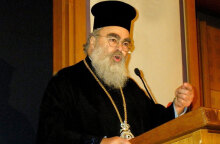 Ο Μητροπολίτης Δωδώνης Χρυσόστομος προτείνει να μείνουν έξω από την εκκλησία όσοι πιστοί είναι ανεμβολίαστοι για κορωνοϊό