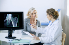 Οστεοπόρωση: Τι συμβαίνει μετά την εμμηνόπαυση; 