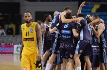 ΑΕΚ - Κολοσσός Ρόδου 82-85. Σπουδαίο διπλό για τους φιλοξενούμενους στην 6η αγωνιστική της Basket League, που έφυγαν με το διπλό από το κλειστό των Άνω Λιοσίων.