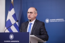 Σφοδρή είναι η αντίδραση του κυβερνητικού εκπροσώπου, Γιάννη Οικονόμου, στην ερώτηση που κατέθεσε ο ΣΥΡΙΖΑ για τα ασυνόδευτα προσφυγόπουλα.