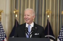 Το οριστικό «ναι» του αμερικανικού Κογκρέσου έλαβε το κολοσσιαίο πακέτο επενδύσεων, ύψους 1,2 τρισεκατομμυρίου δολαρίων, του προέδρου Τζο Μπάιντεν. 