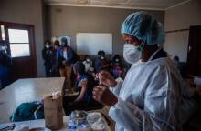 Εμβολιασμός απέναντι στην Covid-19 στη Ζιμπάμπουε