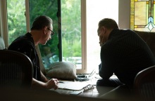 Ο Dave Gahan και ο Rich Machin σε στούντιο ηχογραφήσεων