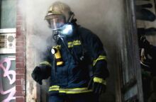 Φωτιά τώρα σε διαμέρισμα στη Νέα Ιωνία με τραυματία