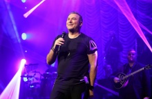 Αντώνης Ρέμος: «Για μένα ο Πέτρος Φιλιππίδης είναι ένα καταπληκτικό παιδί»