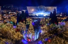 Χριστουγεννιάτικα δέντρα στο Σύνταγμα