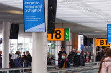 Λήψη μέτρων σε παγκόσμια βάση για παραλλαγή Όμικρον – Προβλήματα στις αερομεταφορές