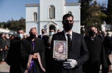 Μνημόσυνο για τη Φώφη Γεννηματά στο Α' Νεκροταφείο Αθηνών, 40 ημέρες μετά τον θάνατό της