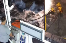 Το πλοίο «Άρτεμις» στη Σίκινο «δένει» με 8 μποφόρ στο λιμάνι