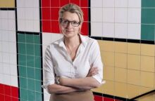 Λίνα Άξελσον Κίλμπλομ: Η πρώτη τρανς υπουργός της Σουηδίας