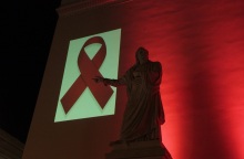 Παγκόσμια Ημέρα Κατά του AIDS - Φωταγώγηση του Πανεπιστημίου Αθηνών