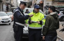 Κύκλωμα παράνομων ελληνοποιήσεων: Αξιωματικός της ΕΛ.ΑΣ. έκρυβε 320.000€