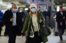 Βρετανία-Όμικρον: Έκκληση στους πολίτες να κάνουν την 3η δόση εμβολίου- Αυξάνονται τα κρούσματα