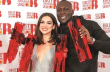 Η Dua Lipa και οJhus στα Brit Award.