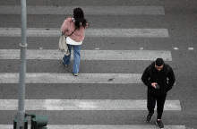 Πεζοί σε διάβαση