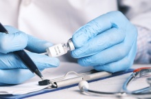 Κορωνοϊός: Ο πρύτανης του ΕΚΠΑ Αθ. Δημόπουλος μίλησε για τον κίνδυνο που διατρέχουν οι ανεμβολίαστοι. Στον ίδιο τόνο και ο καθηγητής Μικροβιολογίας Βατόπουλος.